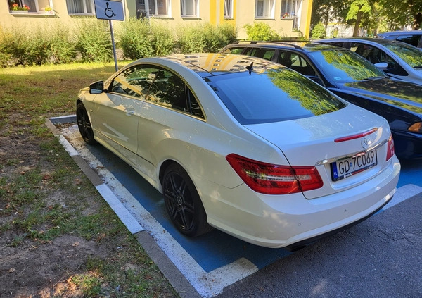 Mercedes-Benz Klasa E cena 56900 przebieg: 204000, rok produkcji 2010 z Gdańsk małe 232